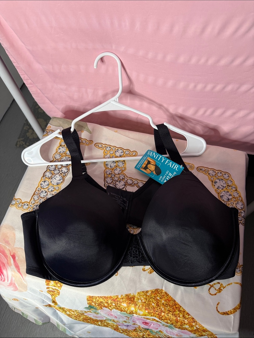 Vanity Fair Black Smooth Molded Underwire Bra